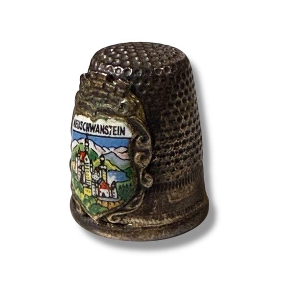 Vintage Souvenir Thimble Dimpled Silver Tone Neuschwanstein Castle Germany - Picture 1 of 7